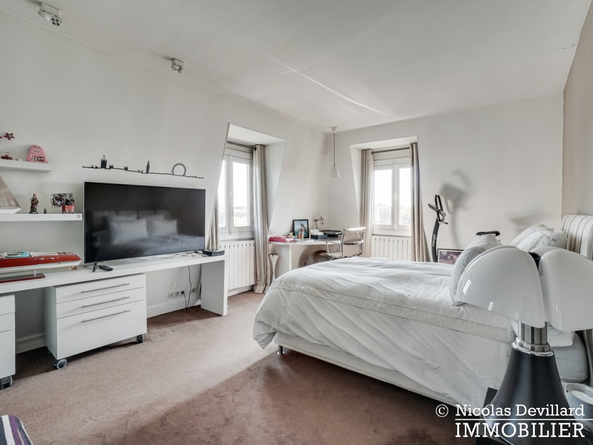 Alma Marceau – Duplex dernier étage, vue panoramique et prestations luxueuses – 75116 Paris (61)