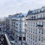 Triangle d’OrGeorge V – Rénové, plein soleil et terrasse – 75008 Paris (2)