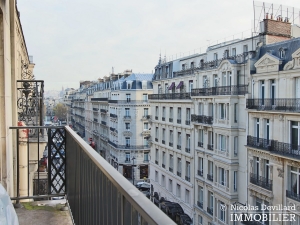 Triangle d’OrGeorge V – Rénové, plein soleil et terrasse – 75008 Paris (37)