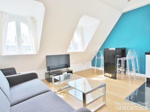 Triangle d’Or – Rénové, soleil, dernier étage et climatisation – 75008 Paris (5)