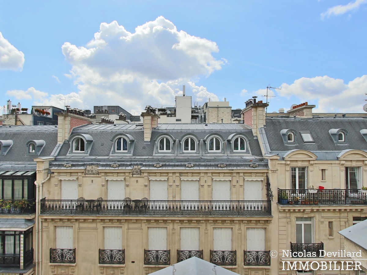 Triangle d’Or – Rénové, soleil, dernier étage et climatisation – 75008 Paris (9)