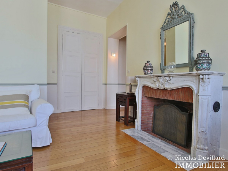 Village de Passy – Grand salon, charme et beaux volumes – 75016 Paris (14)