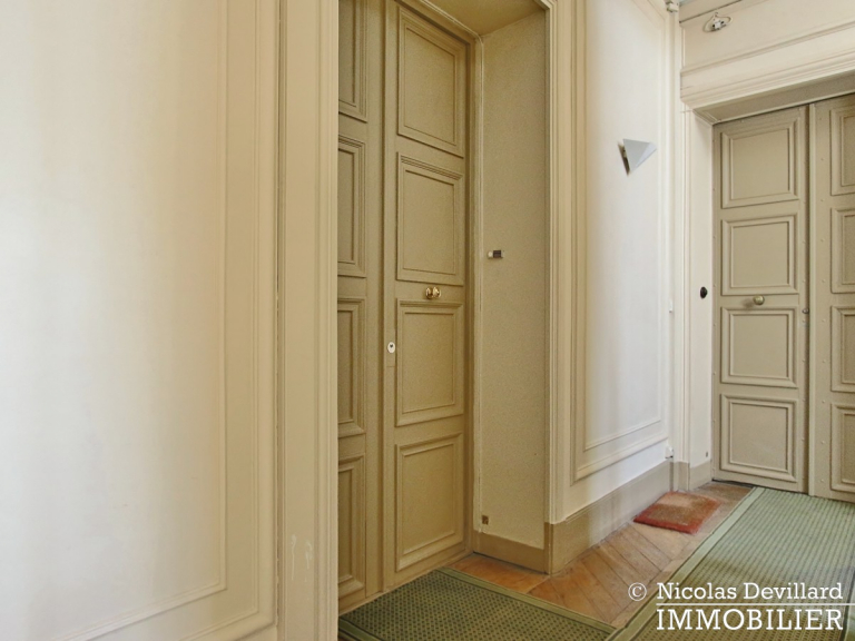Village de Passy – Grand salon, charme et beaux volumes – 75016 Paris (17)