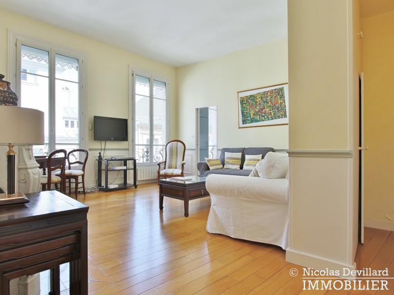 Village de Passy – Grand salon, charme et beaux volumes – 75016 Paris (2)