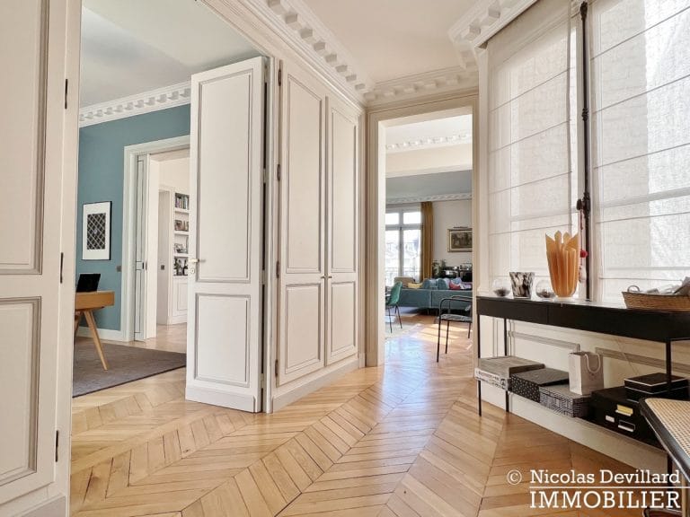 TrocadéroGeorges Mandel – Etage élevé, grands volumes, belles vues et balcons -75116 Paris (28)