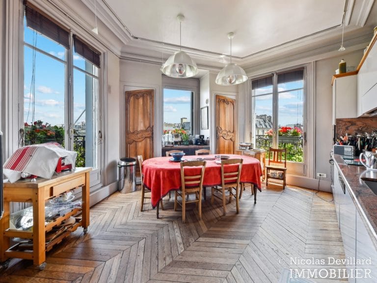 VilliersLévis – Splendide Haussmannien familial en étage élevé avec balcon et vues – 75017 Paris (10)