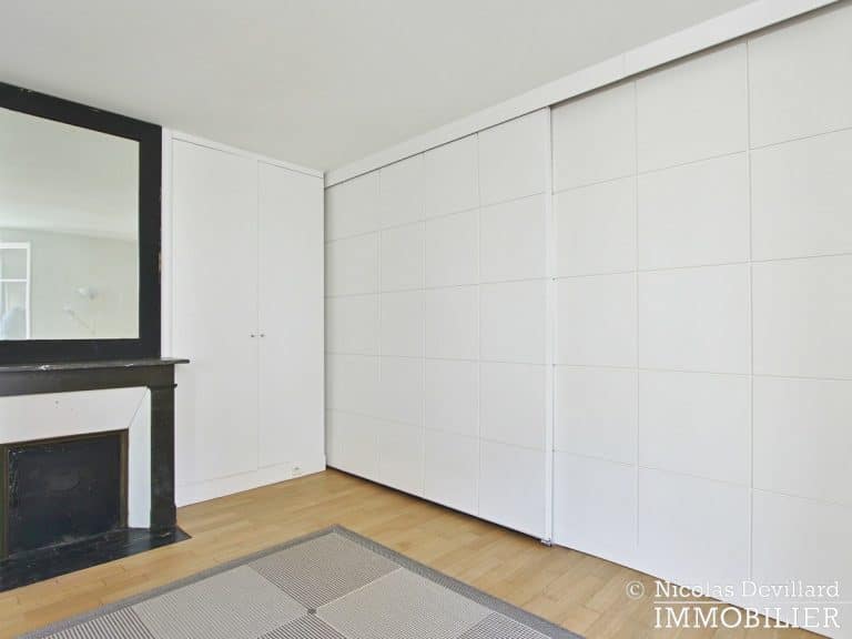 MaraisPlace des Vosges – Esprit loft, calme, charme et volume 75003 Paris (16)