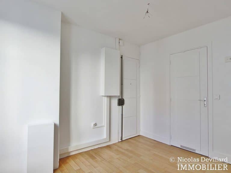 MaraisPlace des Vosges – Esprit loft, calme, charme et volume 75003 Paris (26)