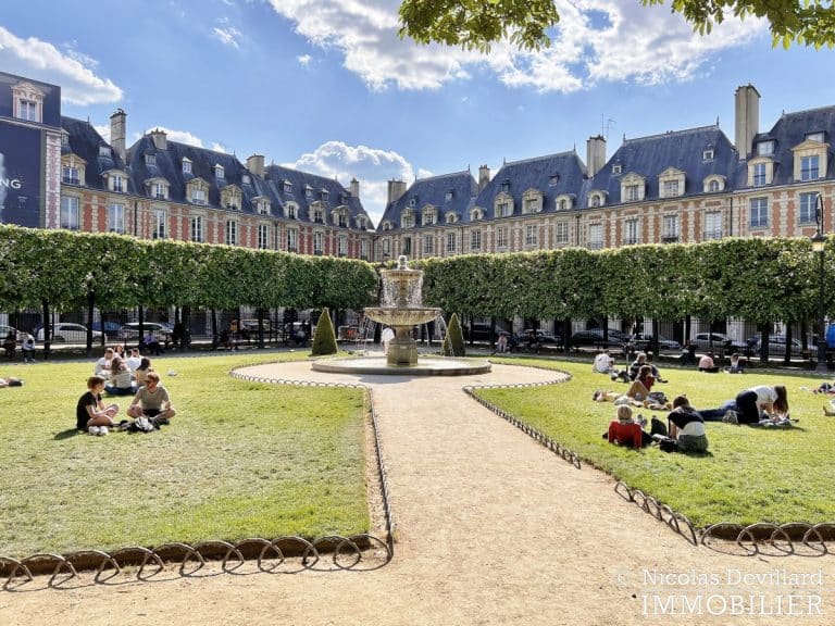 MaraisPlace des Vosges – Esprit loft, calme, charme et volume 75003 Paris (4)