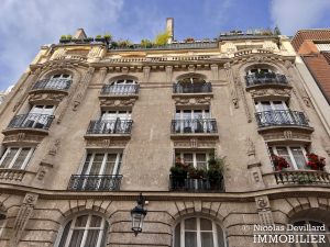 Vaneau – Parquet, moulures, cheminée et grand charme – 75007 Paris (1)