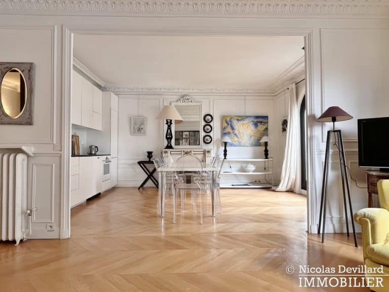 Vaneau – Parquet, moulures, cheminée et grand charme – 75007 Paris (10)