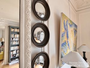 Vaneau – Parquet, moulures, cheminée et grand charme – 75007 Paris (14)