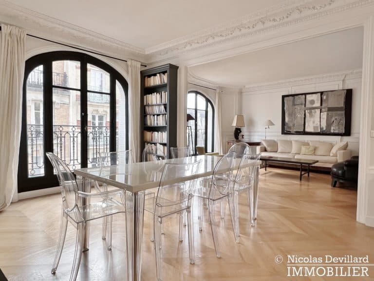 Vaneau – Parquet, moulures, cheminée et grand charme – 75007 Paris (15)