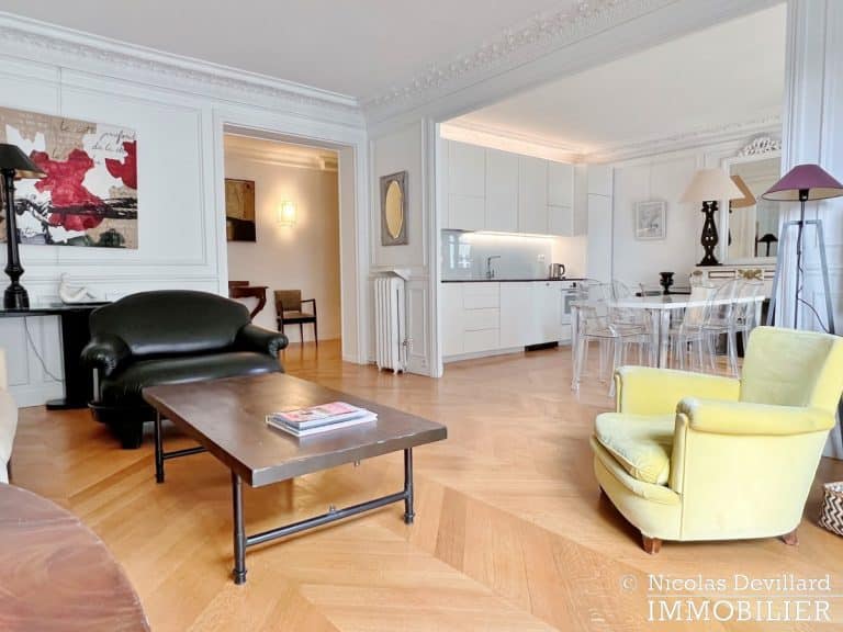 Vaneau – Parquet, moulures, cheminée et grand charme – 75007 Paris (22)