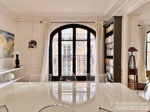Vaneau – Parquet, moulures, cheminée et grand charme – 75007 Paris (24)