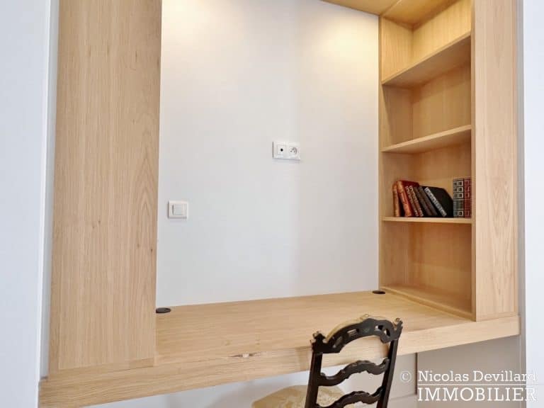 Vaneau – Parquet, moulures, cheminée et grand charme – 75007 Paris (33)