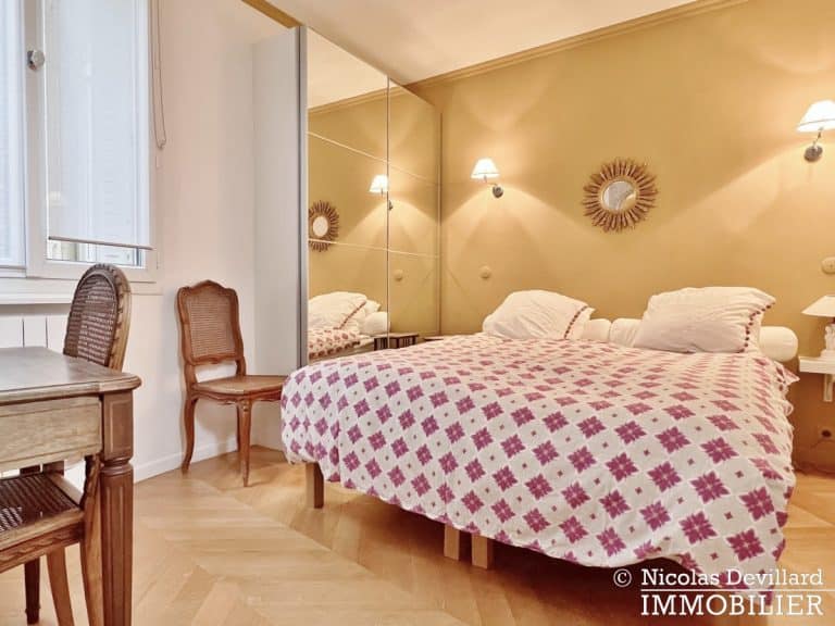 Vaneau – Parquet, moulures, cheminée et grand charme – 75007 Paris (40)