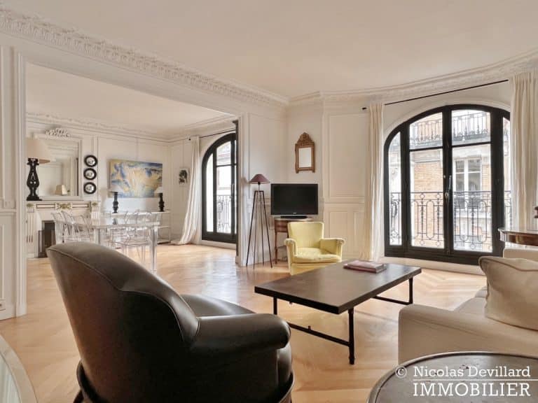 Vaneau – Parquet, moulures, cheminée et grand charme – 75007 Paris (9)