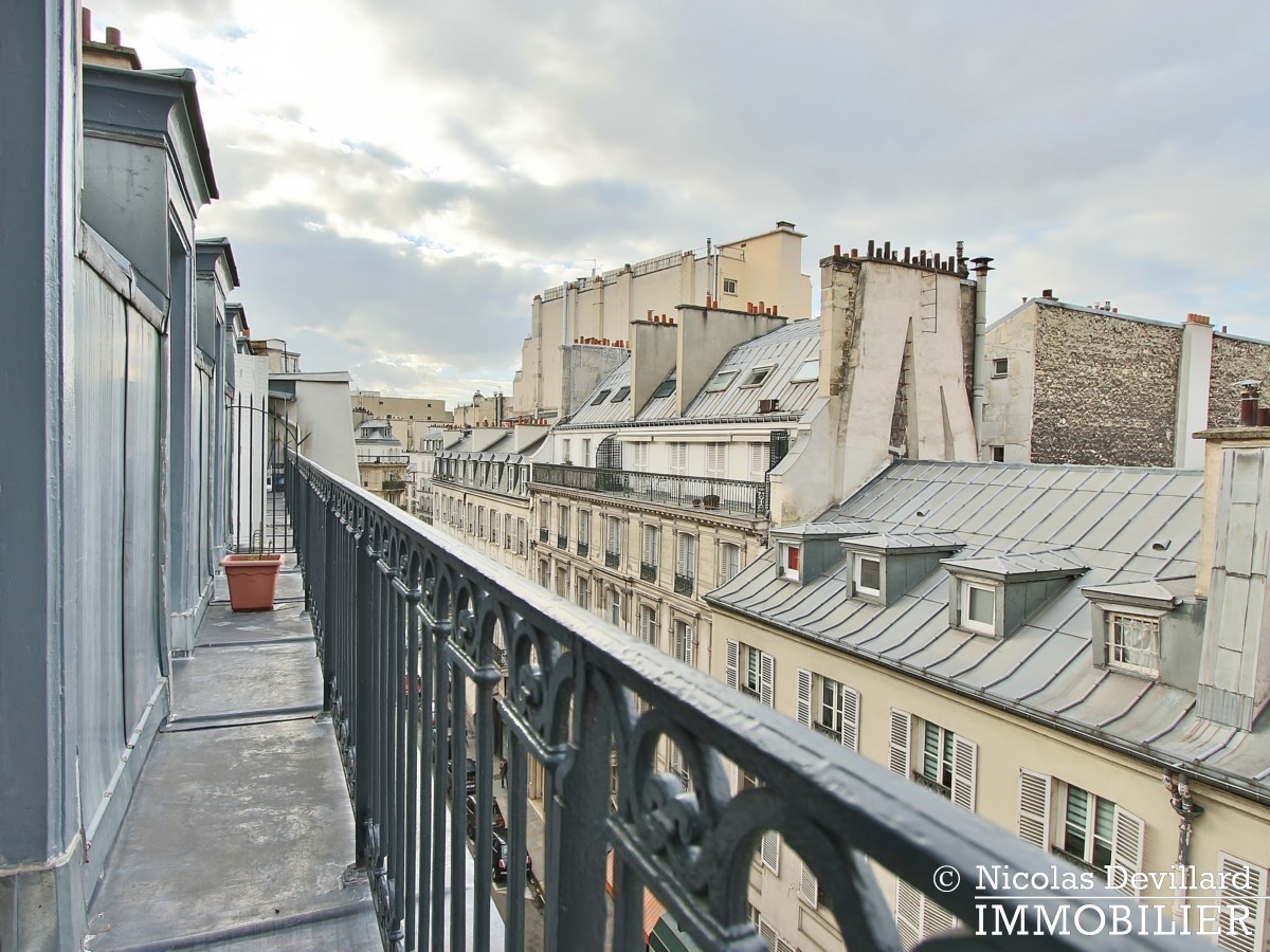 Faubourg Saint-Honoré – Haussmannien, lumière et balcon – 75008 Paris (13)