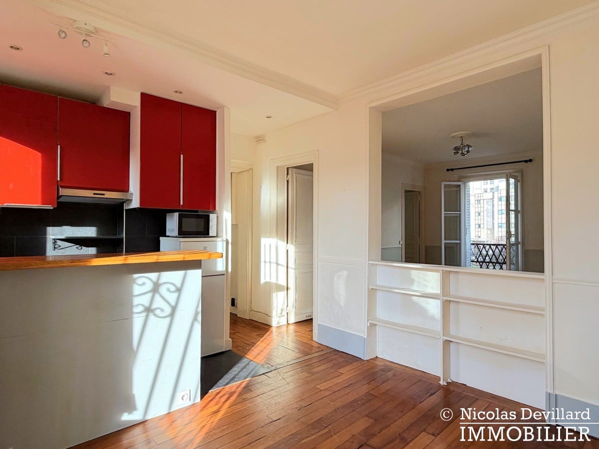 Read more about the article Vaugirard/City hall – Classical and calm 3 rooms with open views – Paris 15th